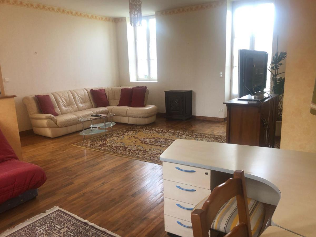 Gite -Belle Maison Dans Une Ancienne Ecole-Tarif Reduit Hors We ! Chanzeaux ภายนอก รูปภาพ